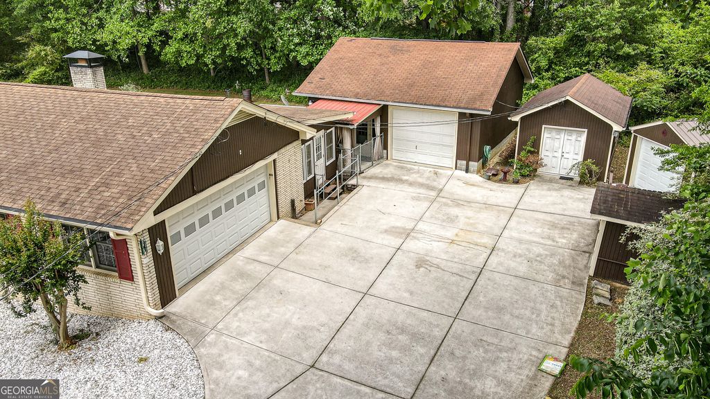 Photo of 472 Edwards Courts NW, Lawrenceville, GA 30044 (MLS # 10757077)