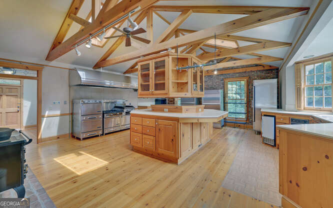 915 Hidden Lake RD