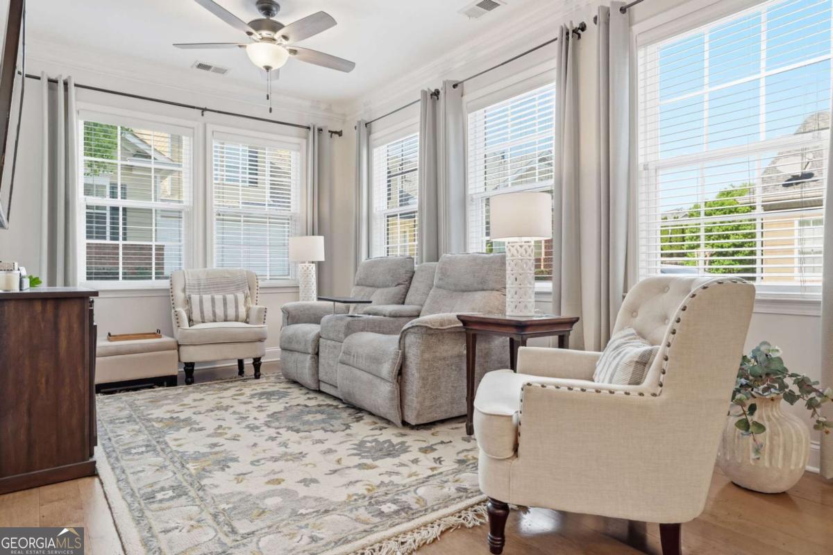 2637 Grapevine CIR 702