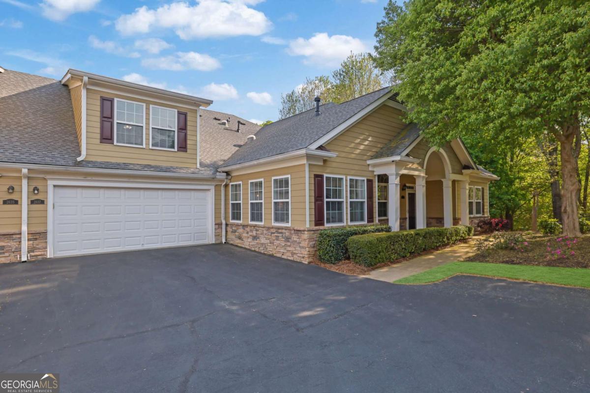 2637 Grapevine CIR 702