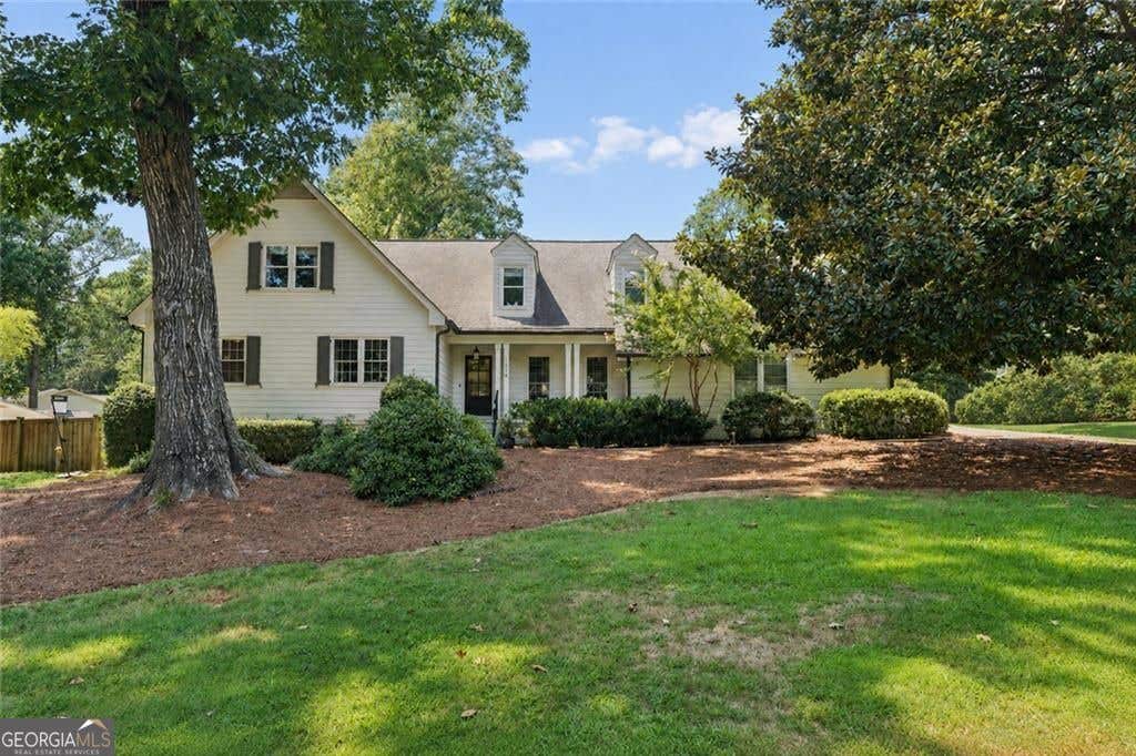 Photo of 1514 Ragley Hall Road NE, Brookhaven, GA 30319 (MLS # 10831202)