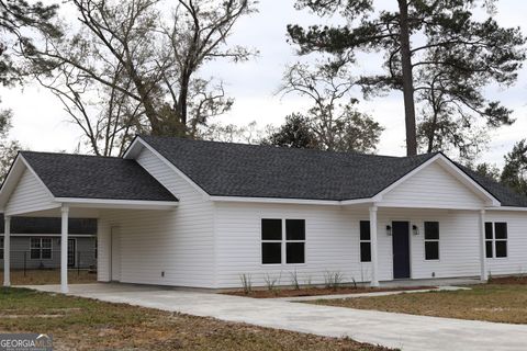 A home in Blackshear