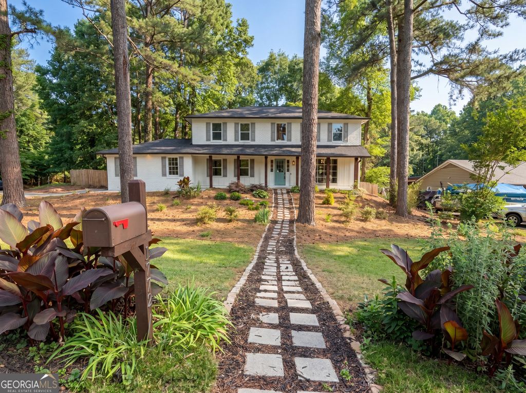 Photo of 1772 Huntingford Drive, Marietta, GA 30068 (MLS # 10763066)