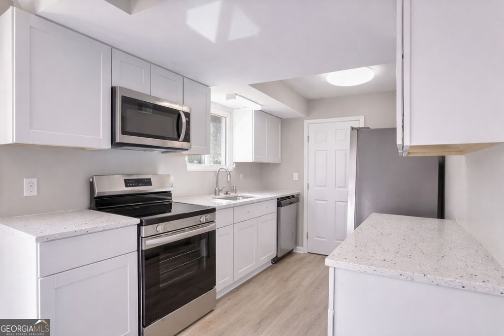 Photo of 3989 Darryl Lane, Gainesville, GA 30506 (MLS # 10673241)