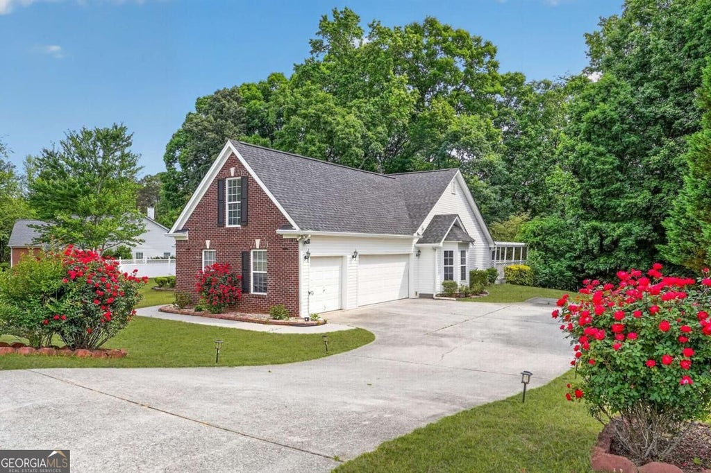 Photo of 2270 Taylor Pointe Way, Dacula, GA 30019 (MLS # 10869894)