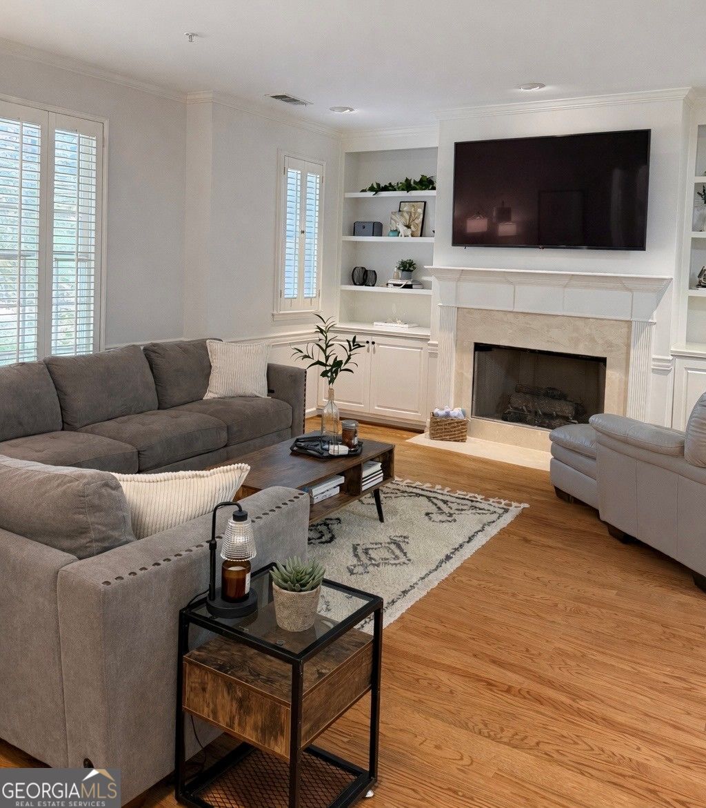 1160 Brookhaven GLN NE