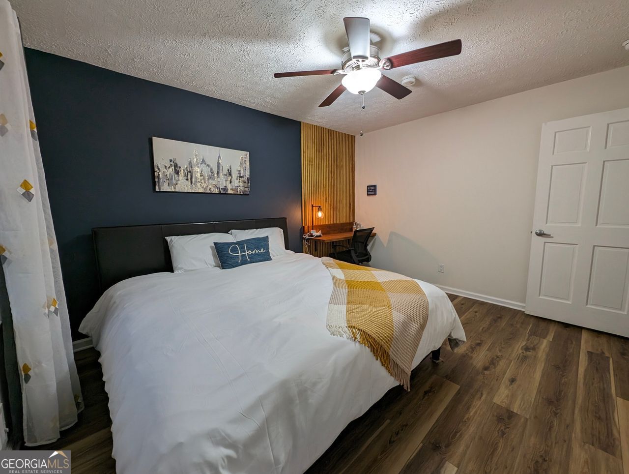 Welcome to our luxurious 5-bedroom, 4.5-bathroom retreat in Marietta, Georgia! With 4 King size beds, a queen, 2 sofa beds, and thoughtful amenities like large flat-screen TVs, & a kitchen, our space is designed to meet diverse guest needs. Whether it's for work or play, experience comfort, & convenience seamlessly blended in our thoughtfully curated home. Awesome schools - Mount Bethel Elementry School Dickerson Middle School Walton High School 8 mins drive to Marietta Square 12 mins drive to Kennesaw Mountain National Park 14 mins drive to Chattahoochee River