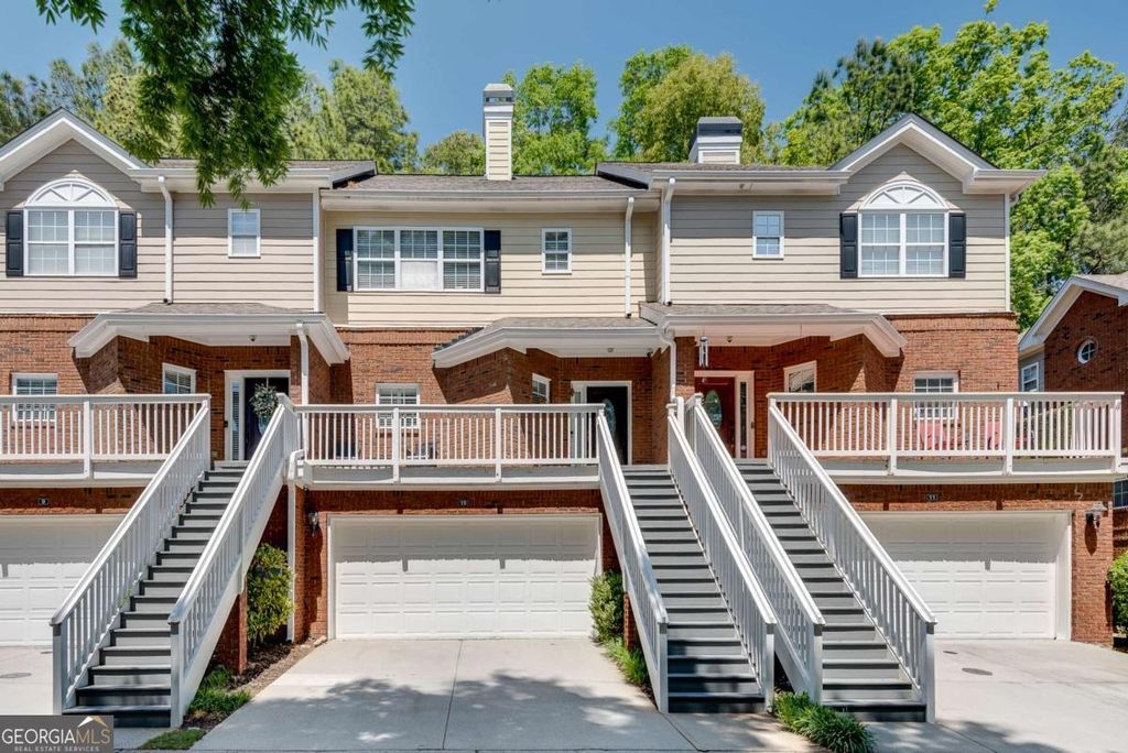 Photo of 10 Elan Court, Alpharetta, GA 30022 (MLS # 10740110)