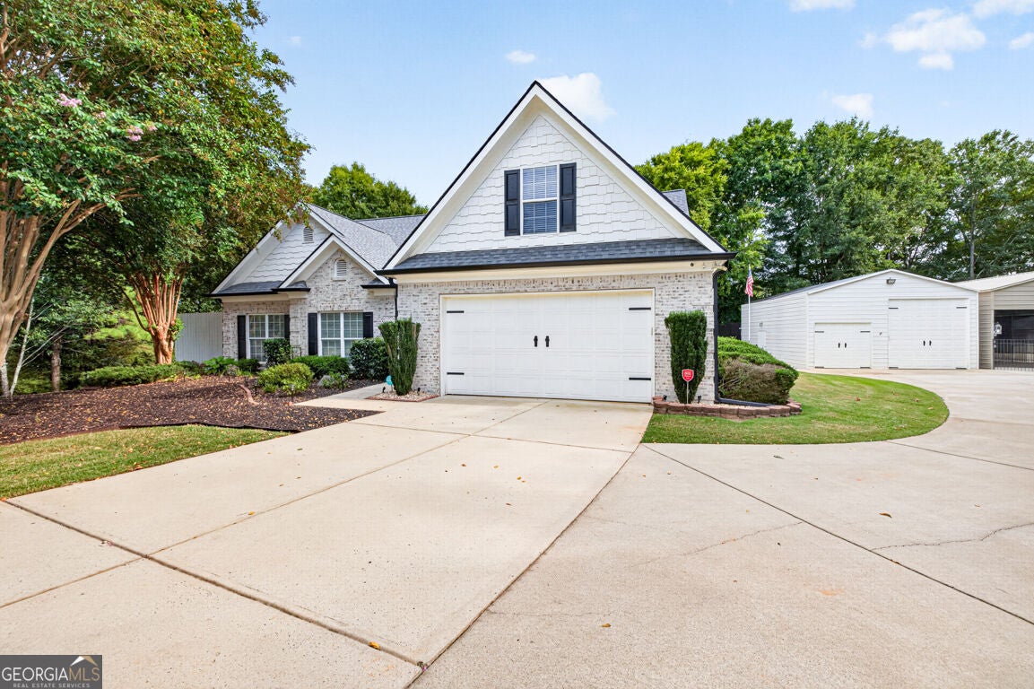 82 Flintstone RD