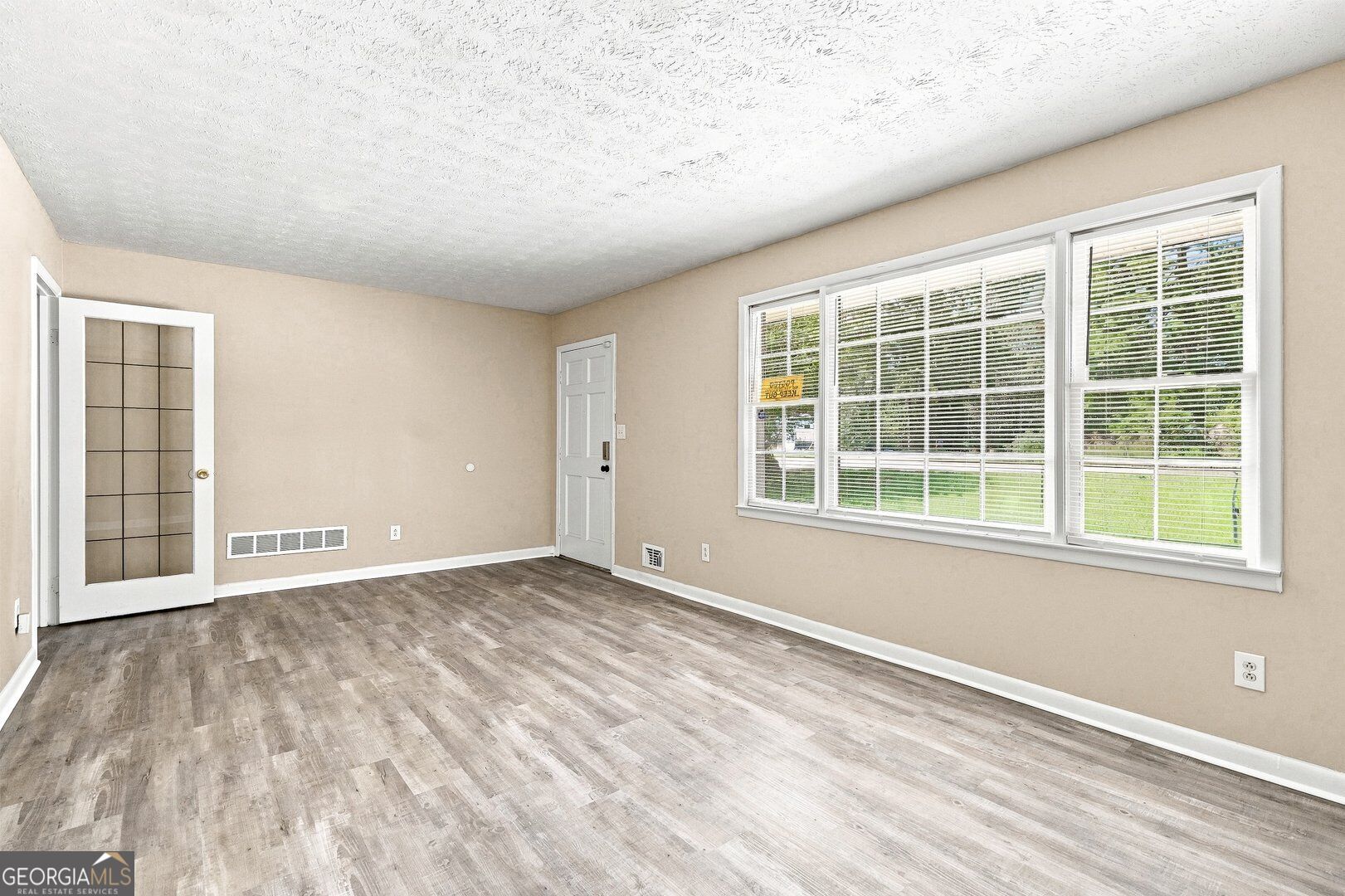 8423 Magnolia DR