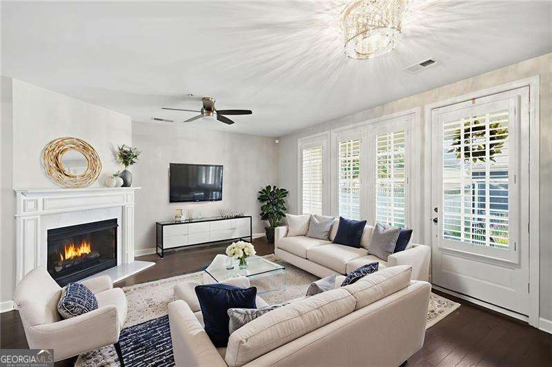 6088 Holly Park LN SE