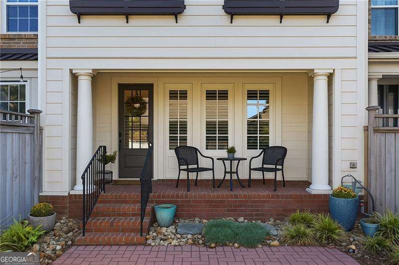 6088 Holly Park LN SE