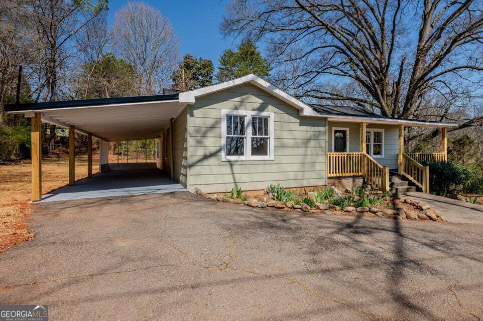908 Gilbert LN