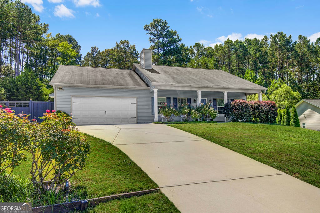 Photo of 175 Spring Circle, Senoia, GA 30276 (MLS # 10793283)