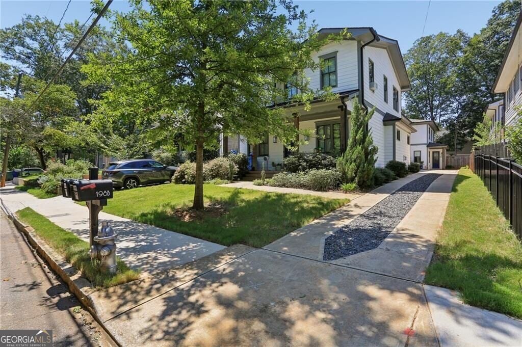 198 Hutchinson ST NE B