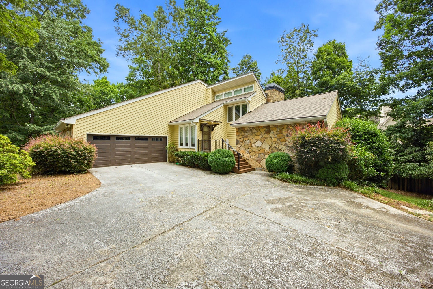 2990 Ascot LN