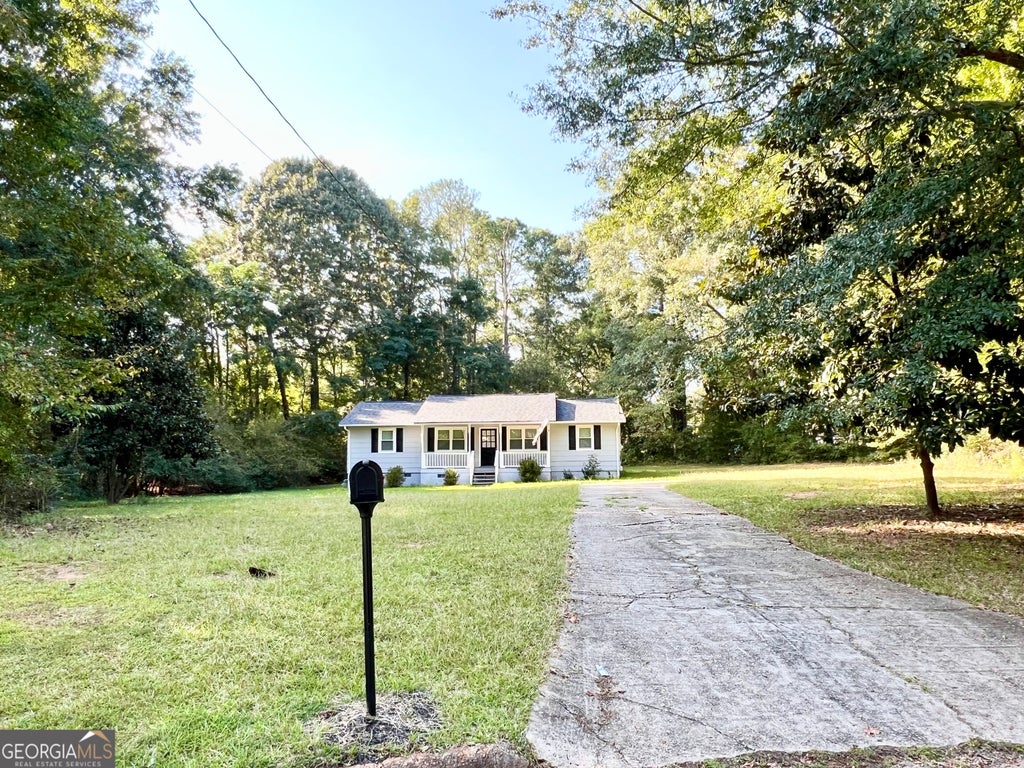 Photo of 207 Custer Circle, Griffin, GA 30223 (MLS # 10785877)
