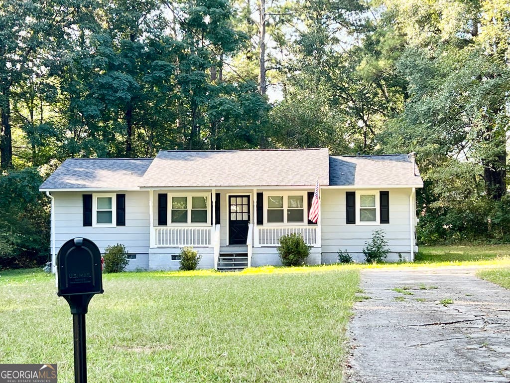Photo of 207 Custer Circle, Griffin, GA 30223 (MLS # 10785877)