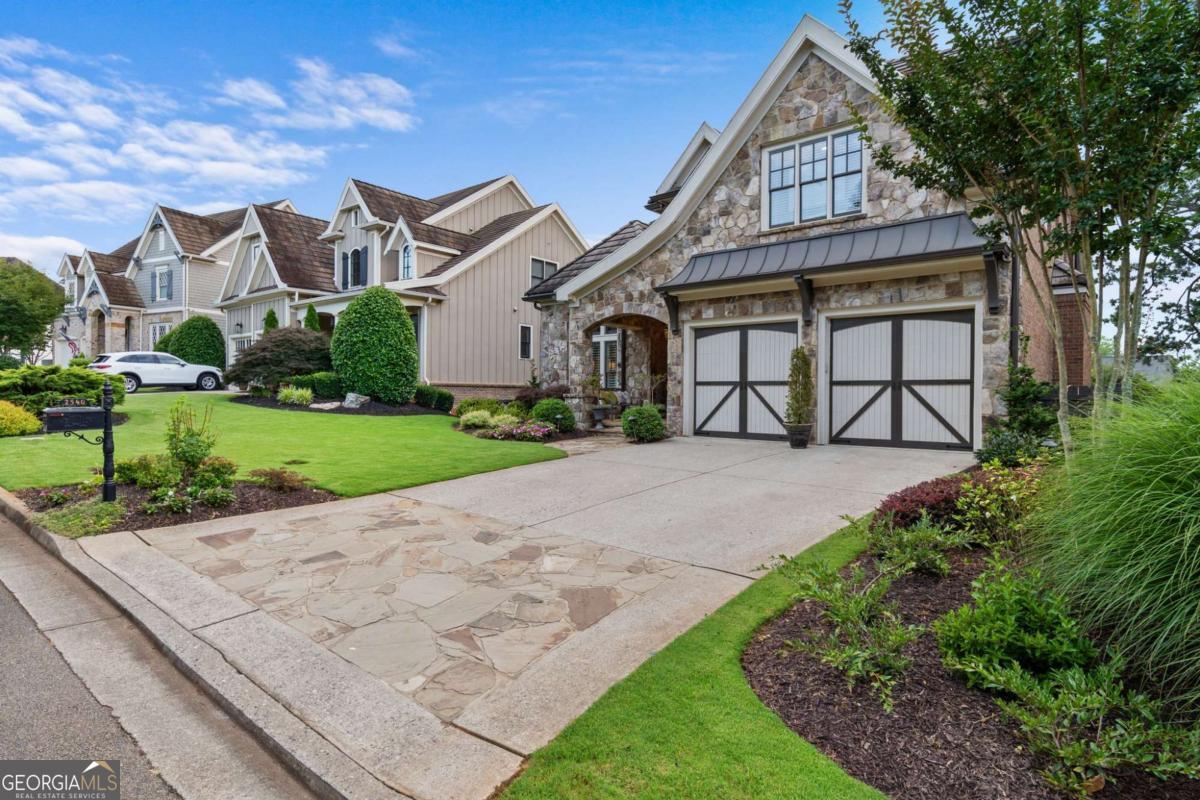 2540 Hillandale CIR