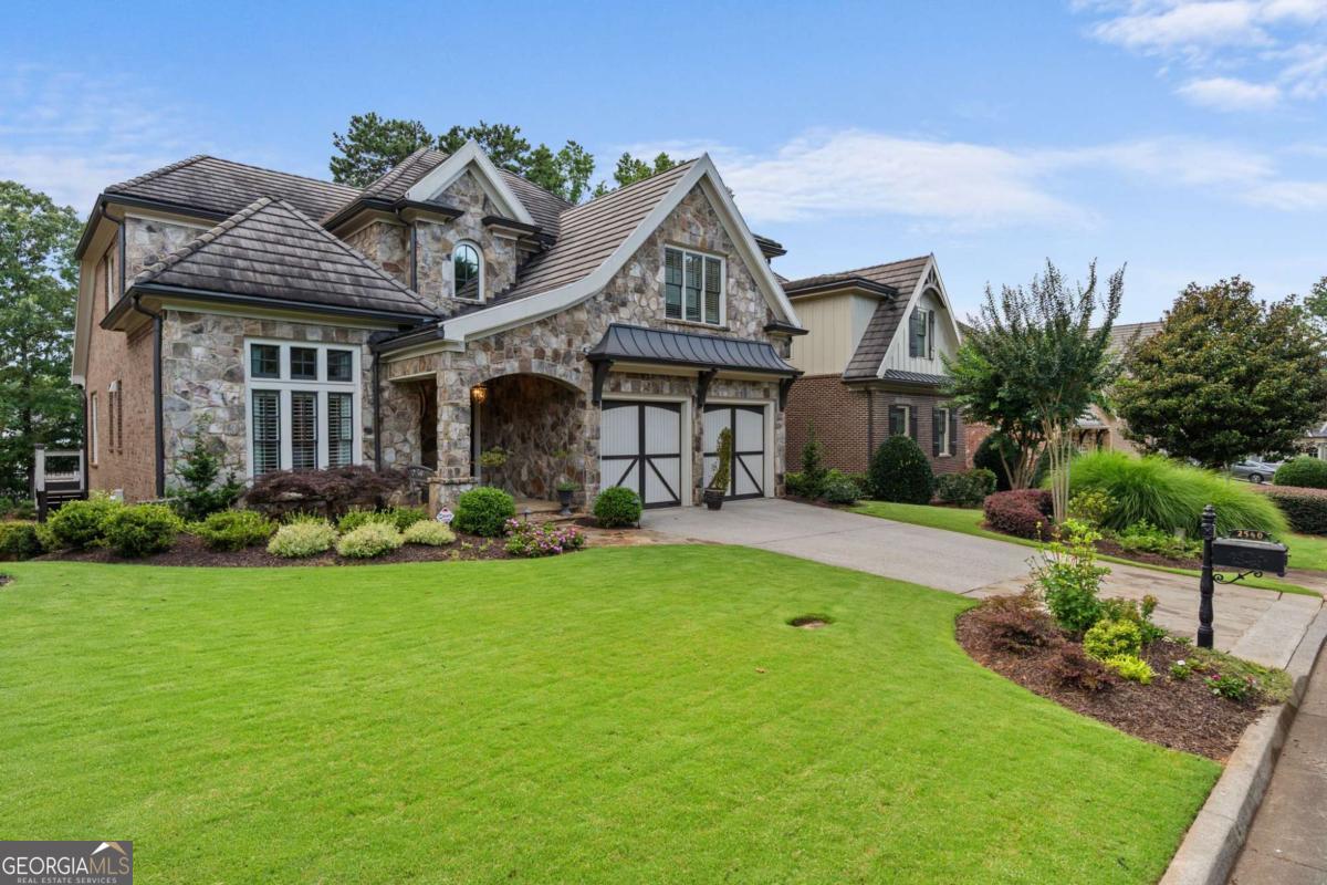 2540 Hillandale CIR