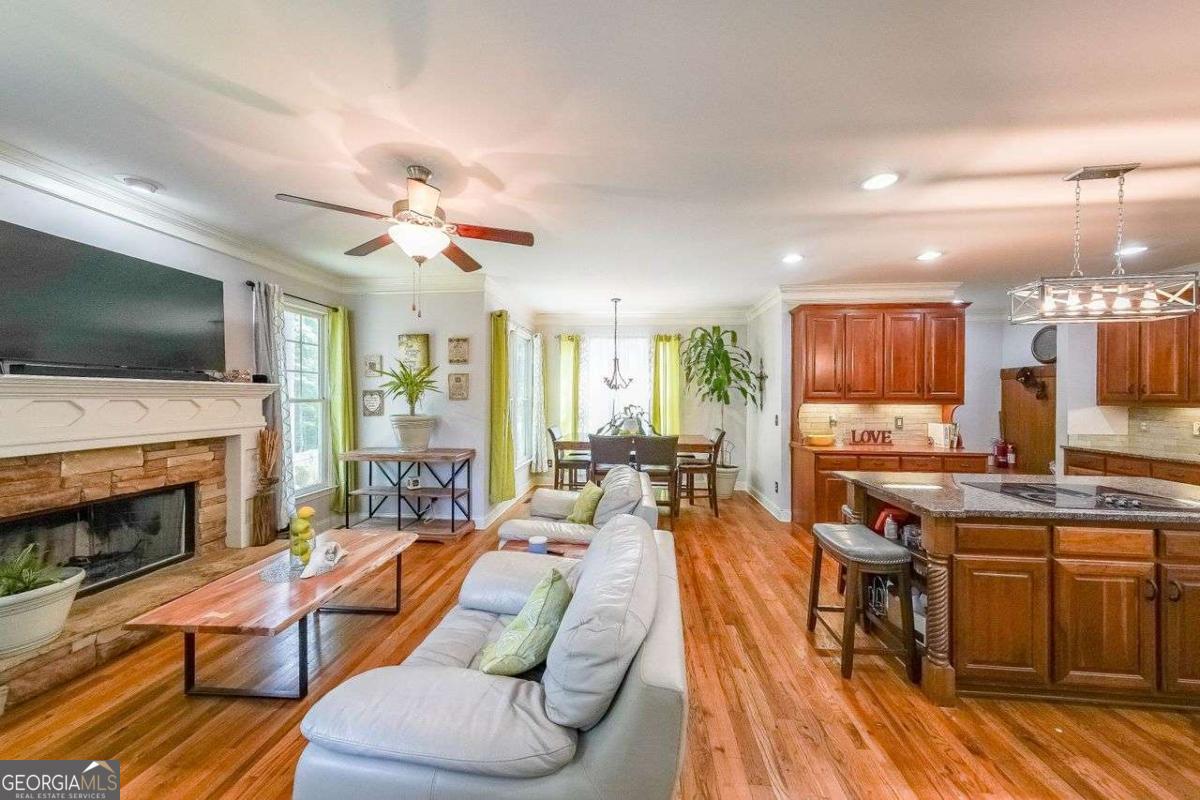 4408 MEADOWWOOD DR