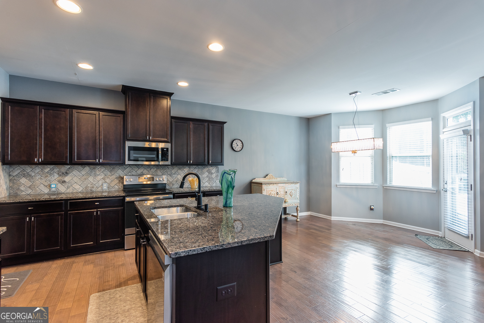 Snellville, Georgia 30078, United States, 3 Bedrooms Bedrooms, ,3 BathroomsBathrooms,Residential,Active,231216