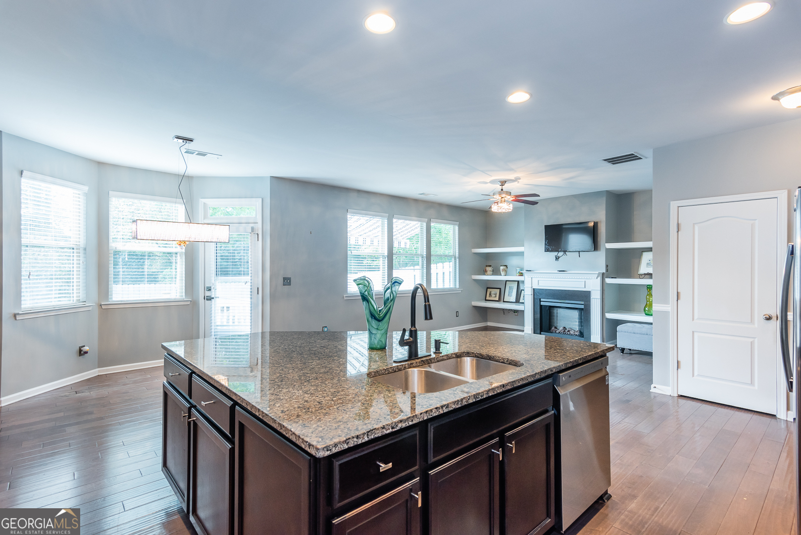 Snellville, Georgia 30078, United States, 3 Bedrooms Bedrooms, ,3 BathroomsBathrooms,Residential,Active,231216