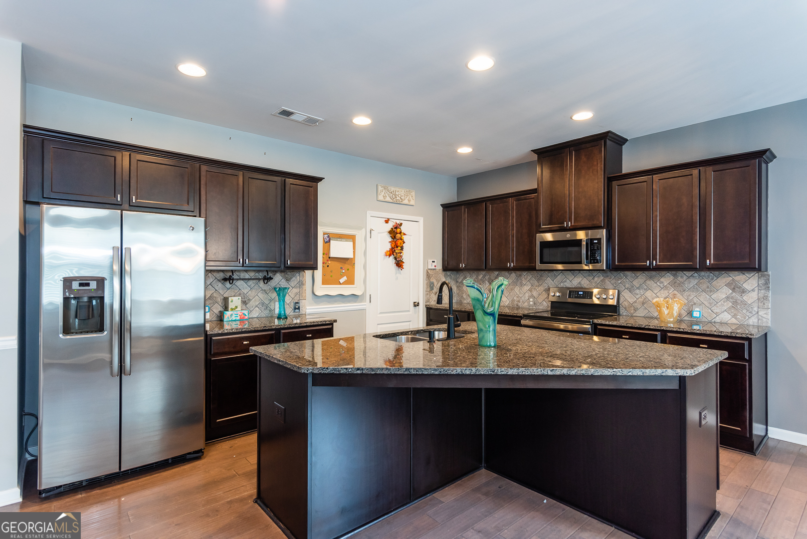 Snellville, Georgia 30078, United States, 3 Bedrooms Bedrooms, ,3 BathroomsBathrooms,Residential,Active,231216