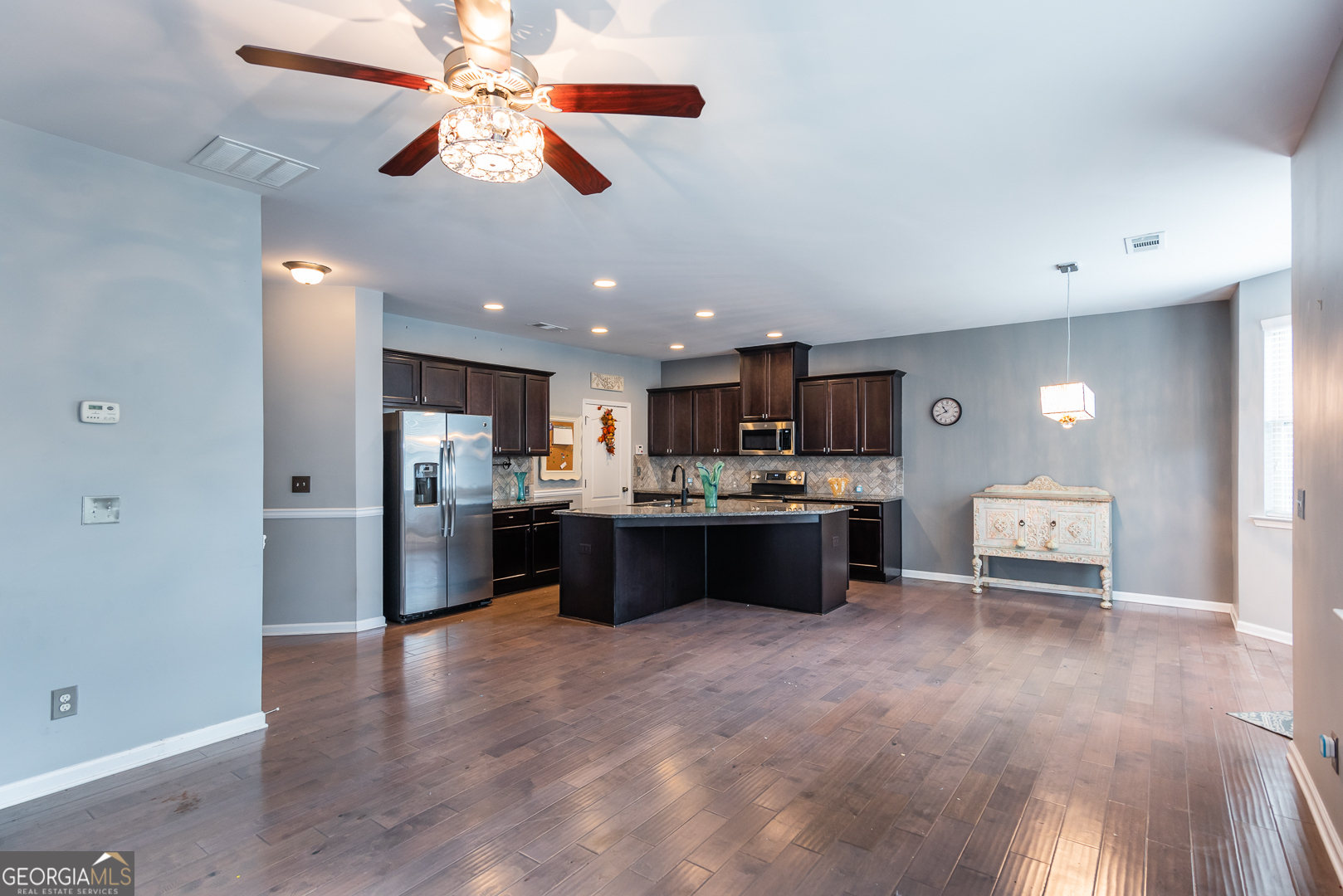 Snellville, Georgia 30078, United States, 3 Bedrooms Bedrooms, ,3 BathroomsBathrooms,Residential,Active,231216