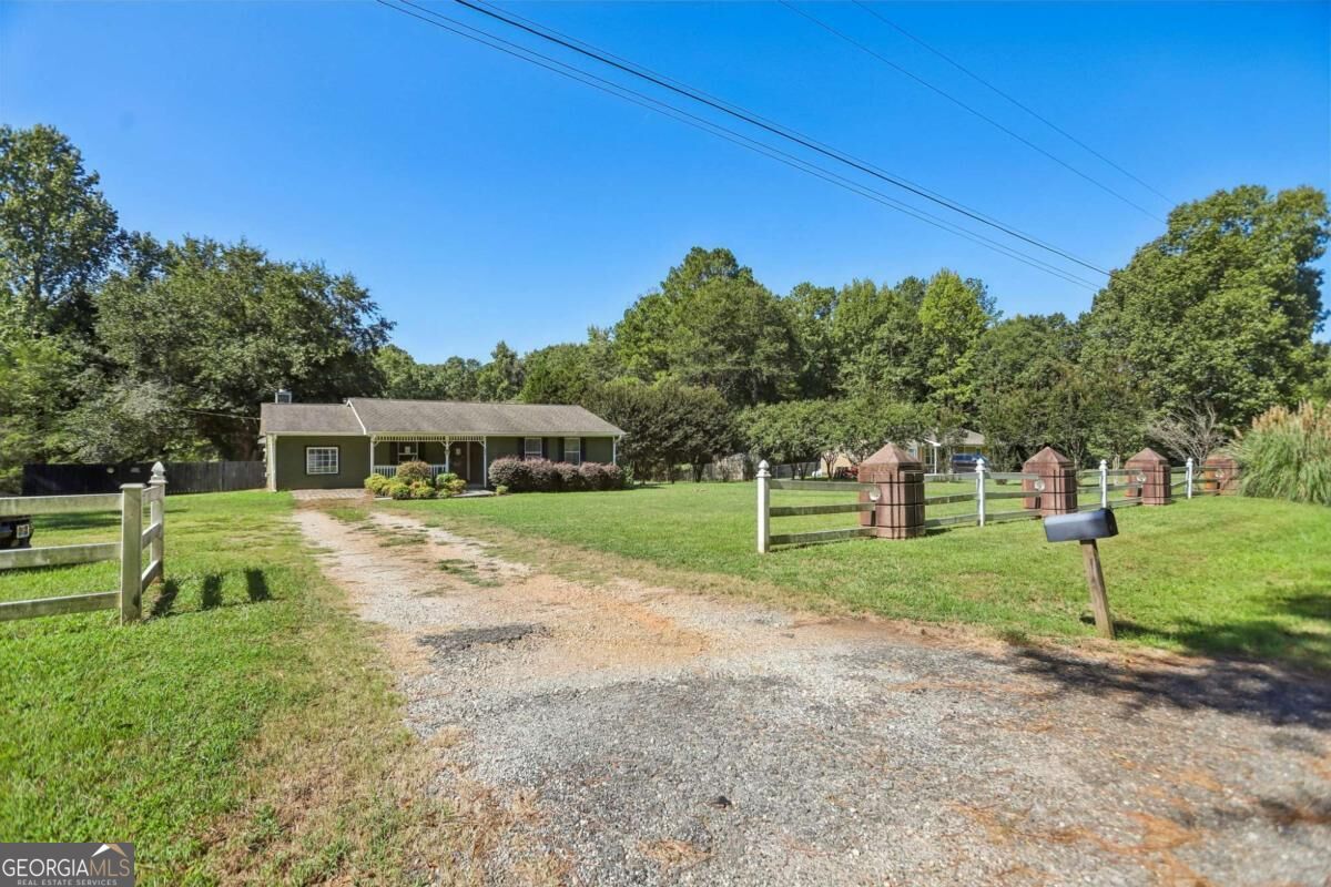 888 Laney RD