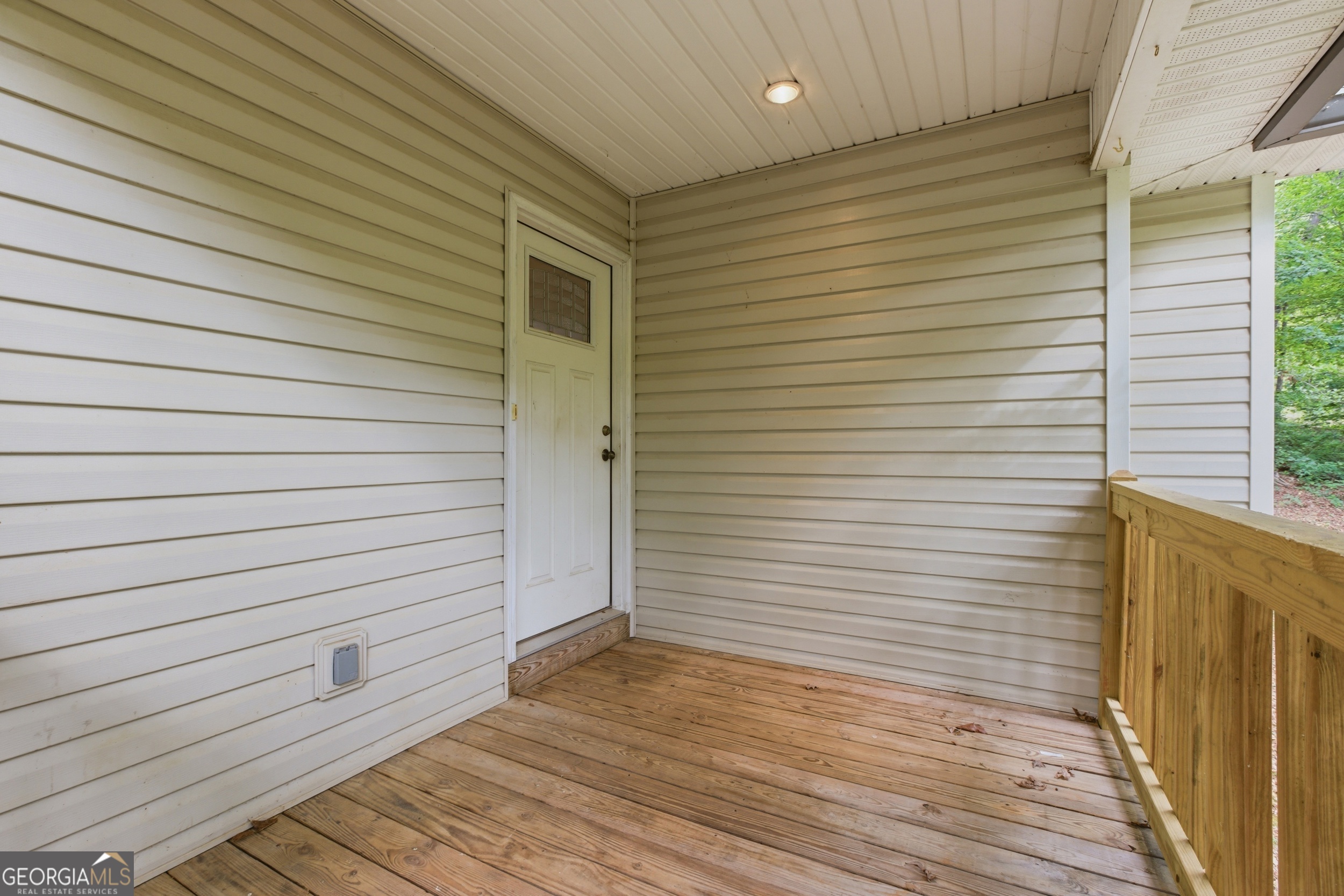 221 Eden Woods