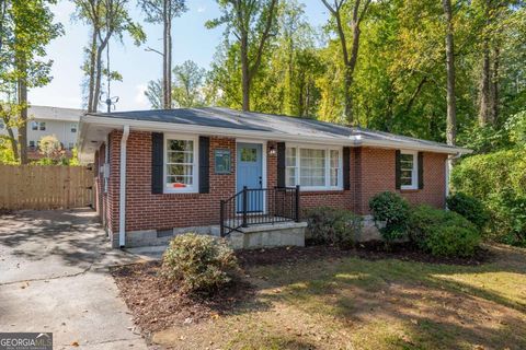 2555 Mccurdy WAY Decatur GA 30033