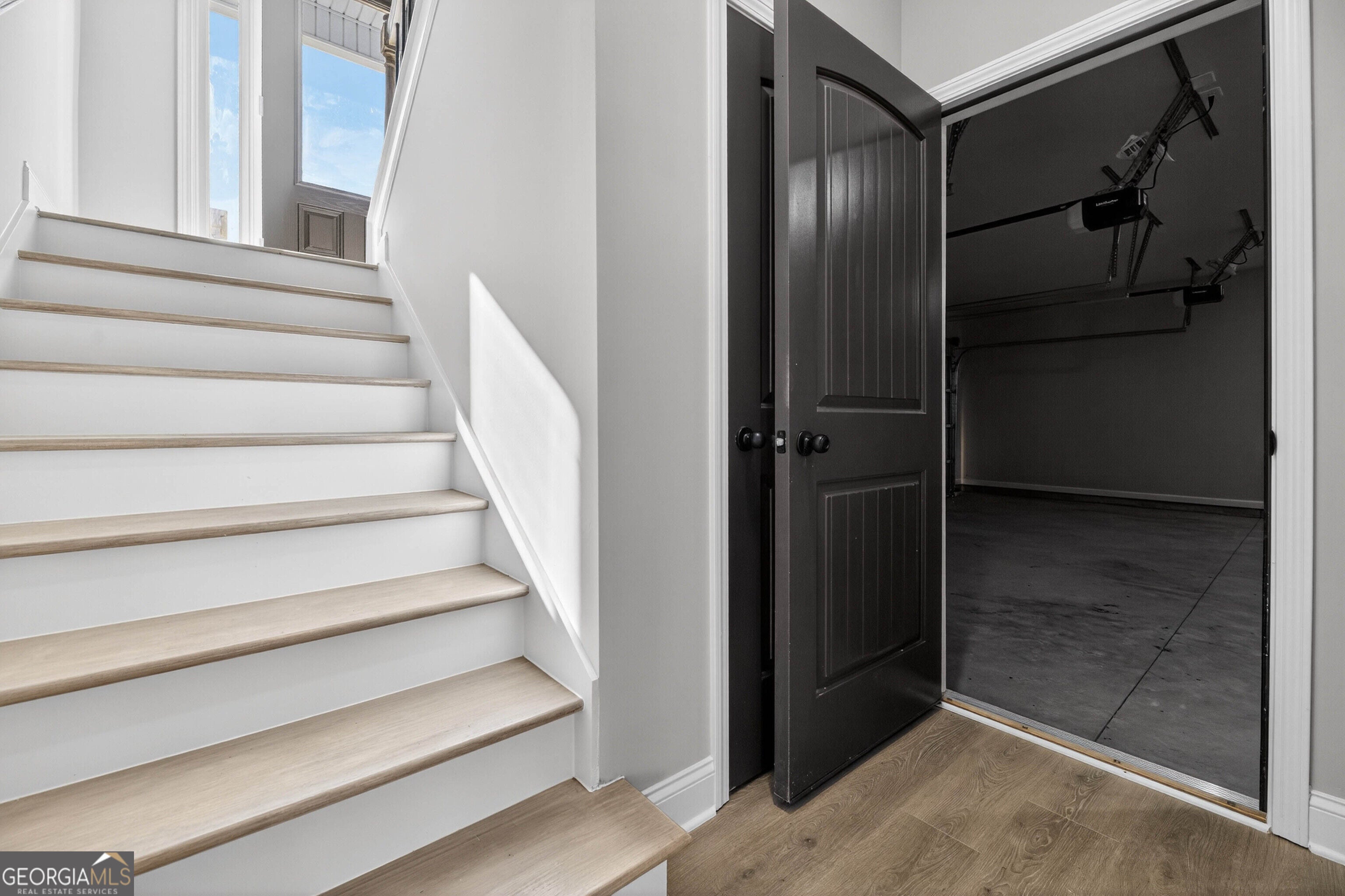 353 Hampton Oaks CIR