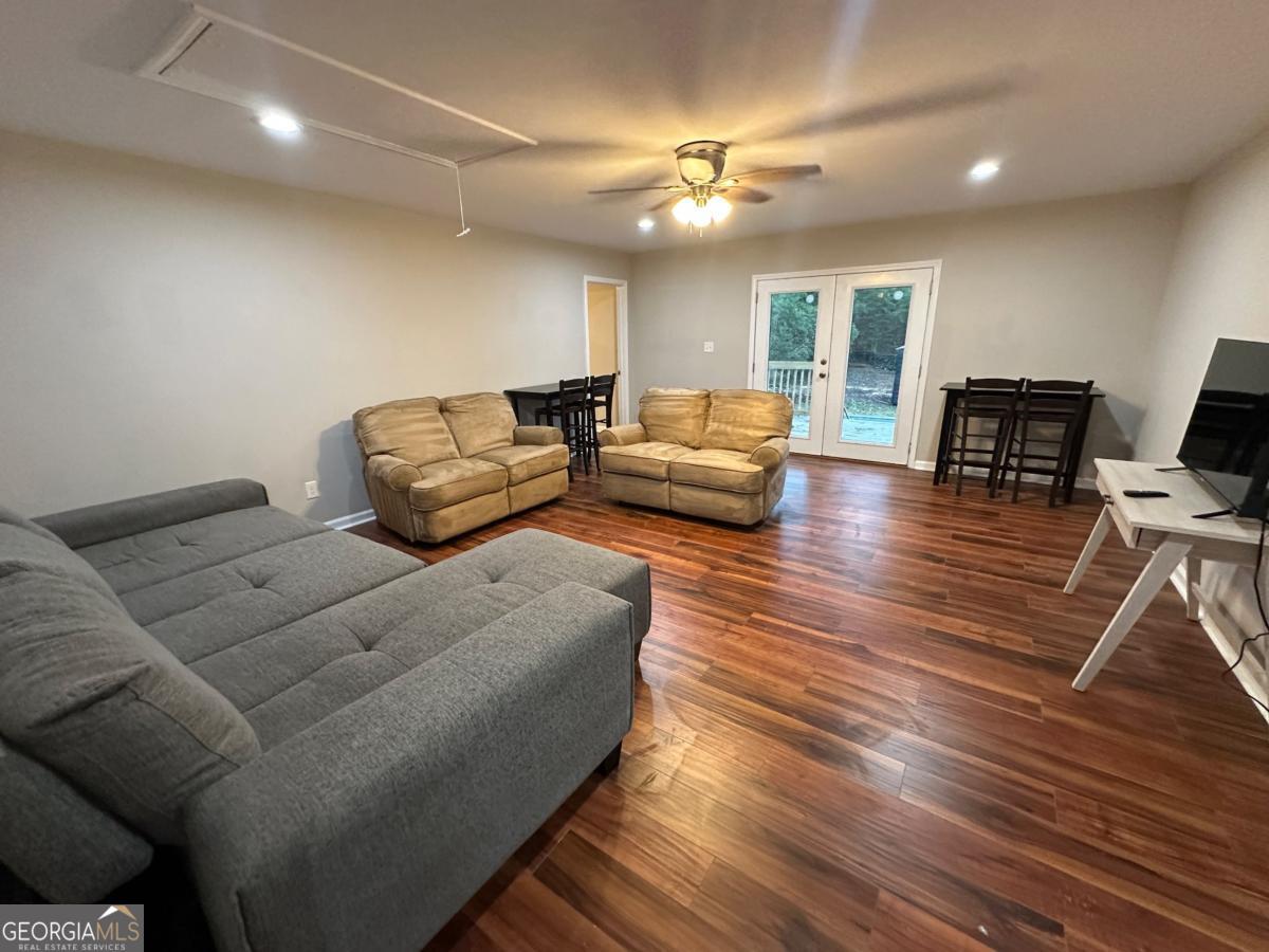 3025 Vultee DR