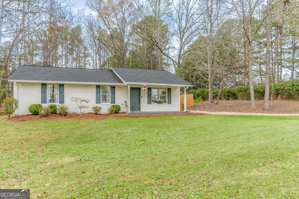 Photo of 1 Brookfield Drive, Newnan, GA 30265 (MLS # 10725053)