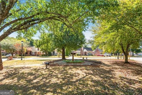 366 Lynnhaven DR SW Atlanta GA 30310