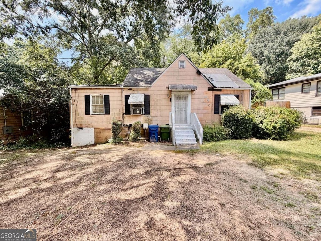 Photo of 2661 Baker Ridge Drive NW, Atlanta, GA 30318 (MLS # 10845888)