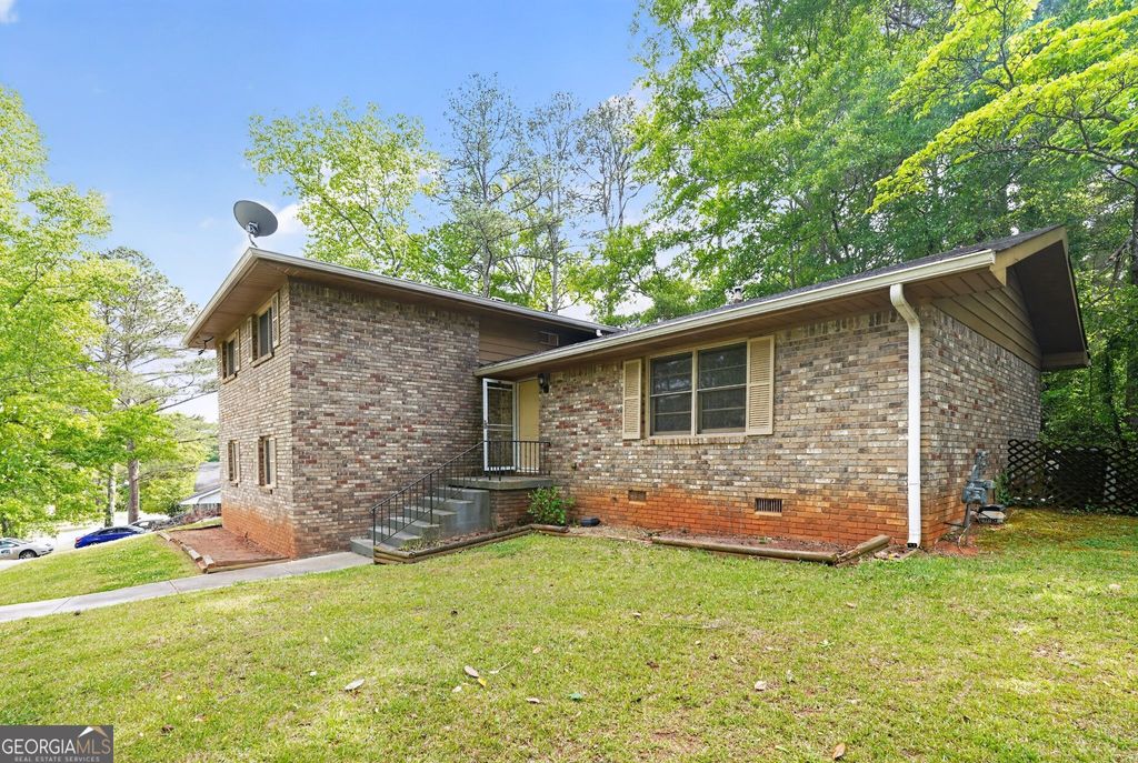Photo of 331 Barbashela Drive, Stone Mountain, GA 30088 (MLS # 10737587)