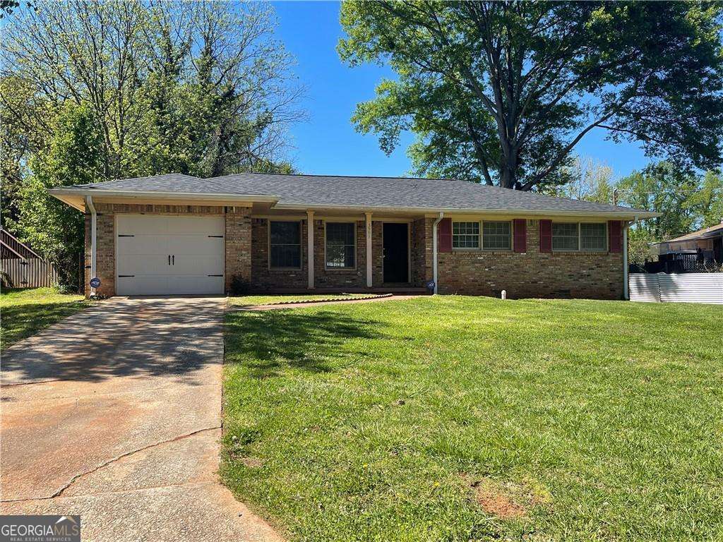 Great location. Great home. 4 sided brick. New LVP flooring through out. New fresh paint. New kitchen. 2 bathrooms have been updated. New light fixtures through out. Newer roof and new HVAC system.