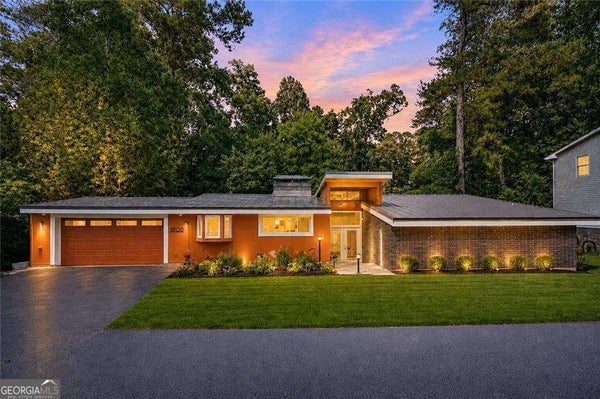 1989 N RIDGEWAY RD NE, ATLANTA, GA 30345 - Image 9eb2770b67d69fda08a5fc05692cfec8/636288796
