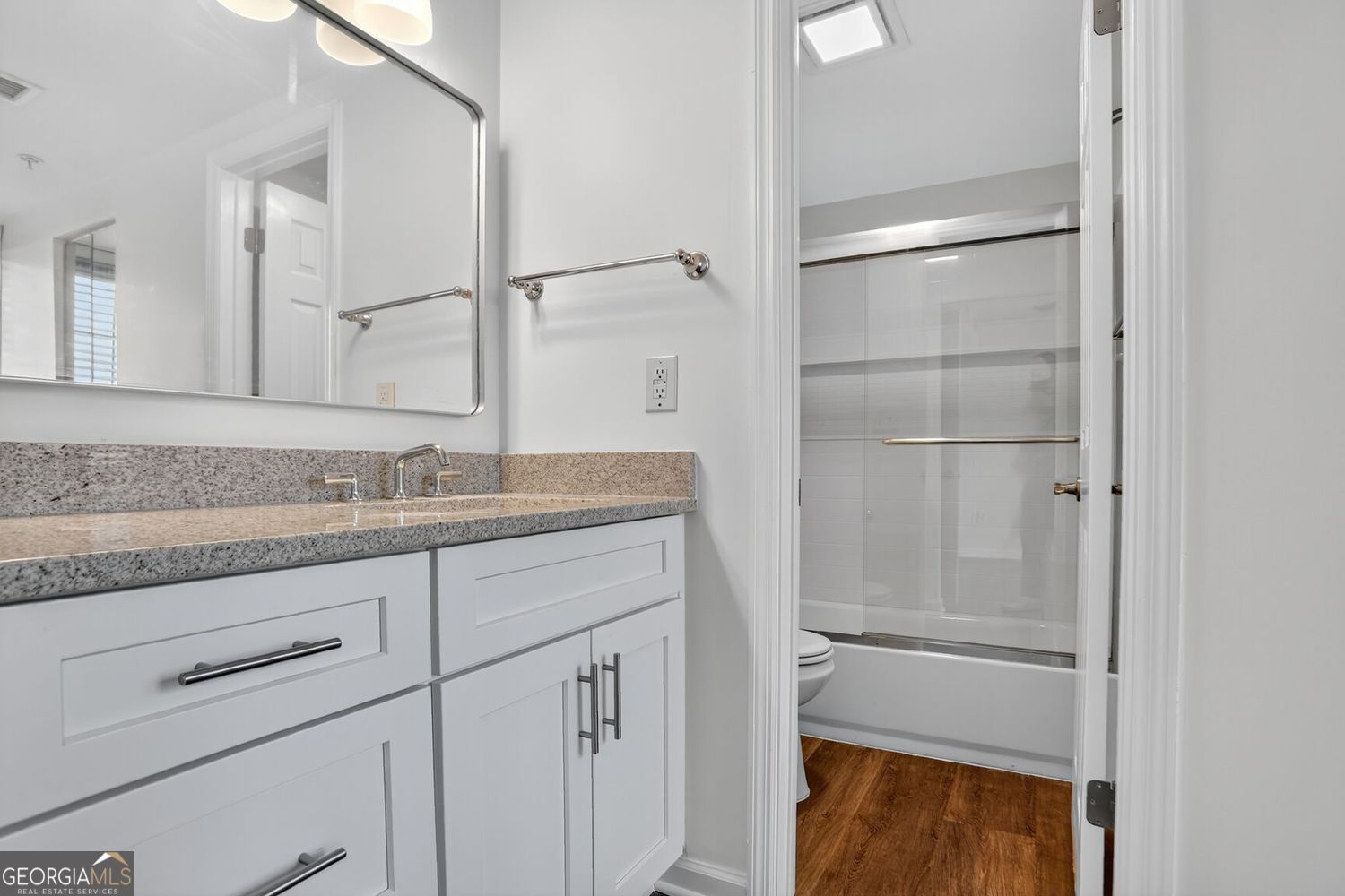 Atlanta, Georgia 30309, United States, 2 Bedrooms Bedrooms, ,2 BathroomsBathrooms,Residential,Active,224855