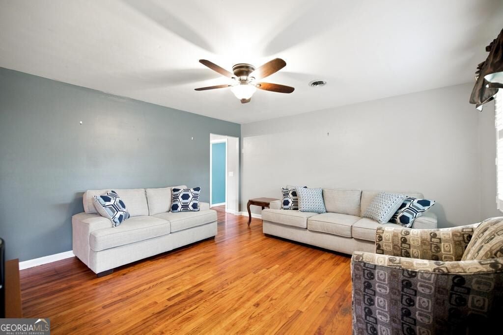 121 Karen DR