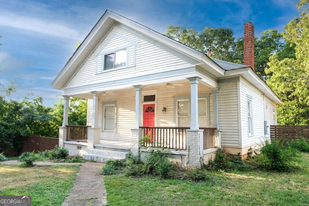 1905 John Calvin Avenue