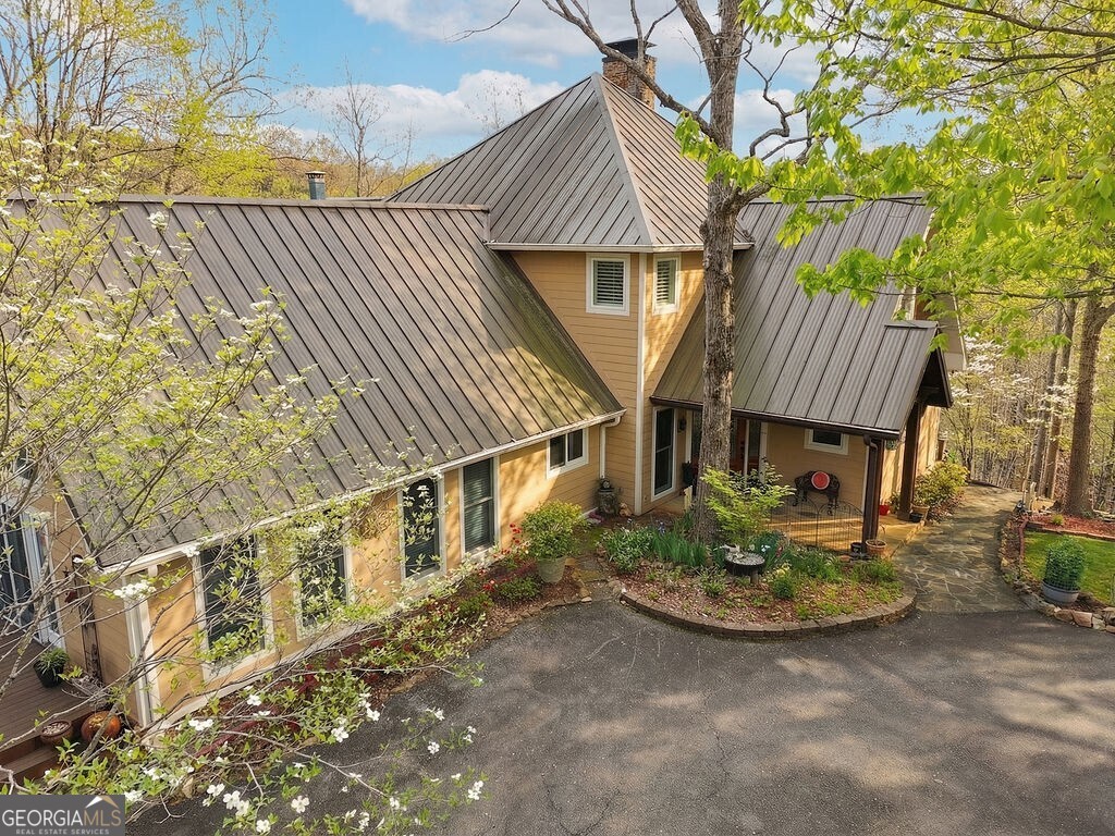 120 Bear Den RD