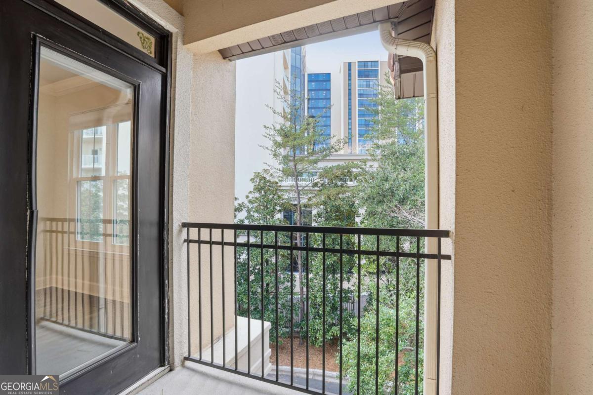 3777 PEACHTREE RD NE 932