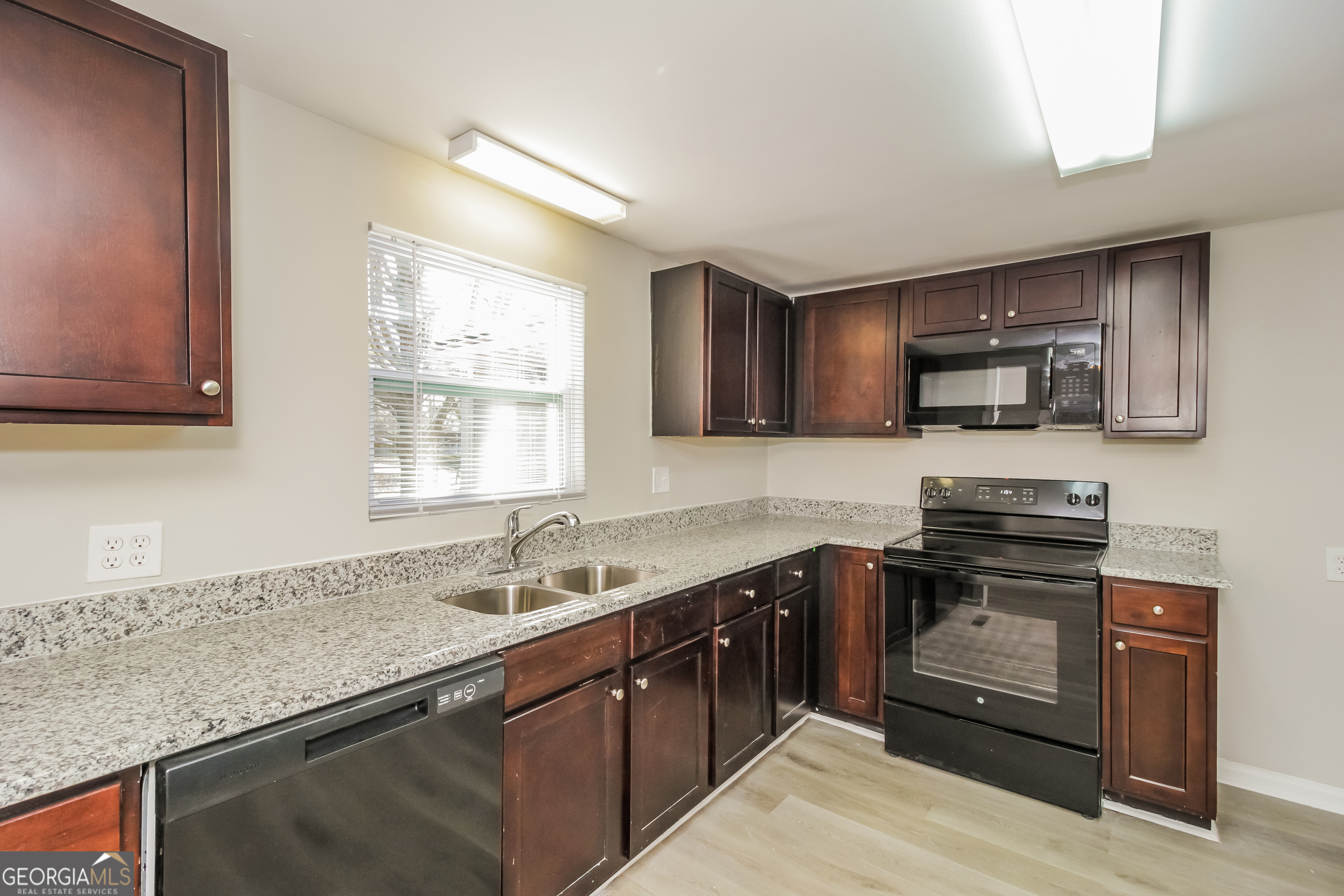 WEST OAK - Residential Lease