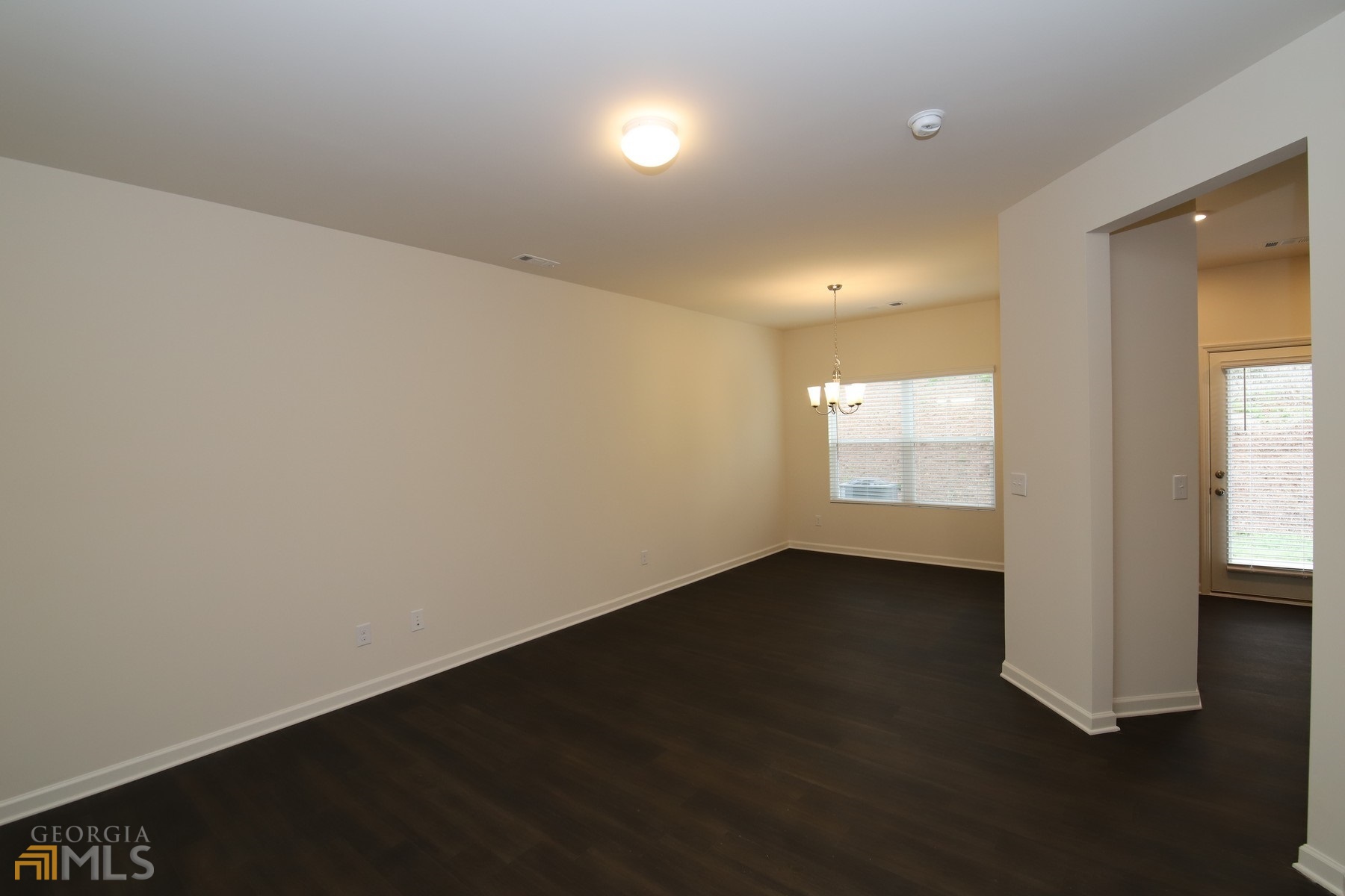 85 Chastain CIR