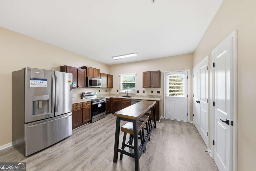 Photo of 2164 Braxton Road SW, Atlanta, GA 30331 (MLS # 10710258)