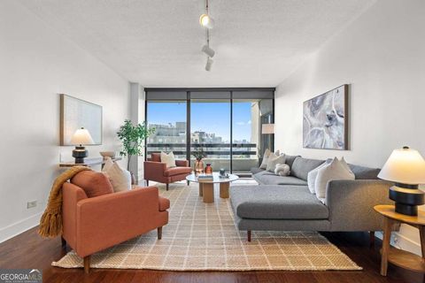 Photo of 2660 Peachtree Road NW #19A, Atlanta, GA 30305 (MLS # 10620250)