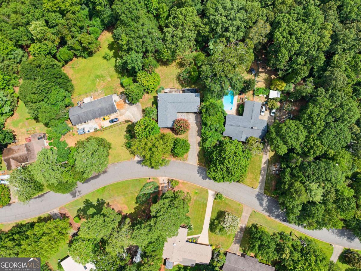 617 Mountain View CIR